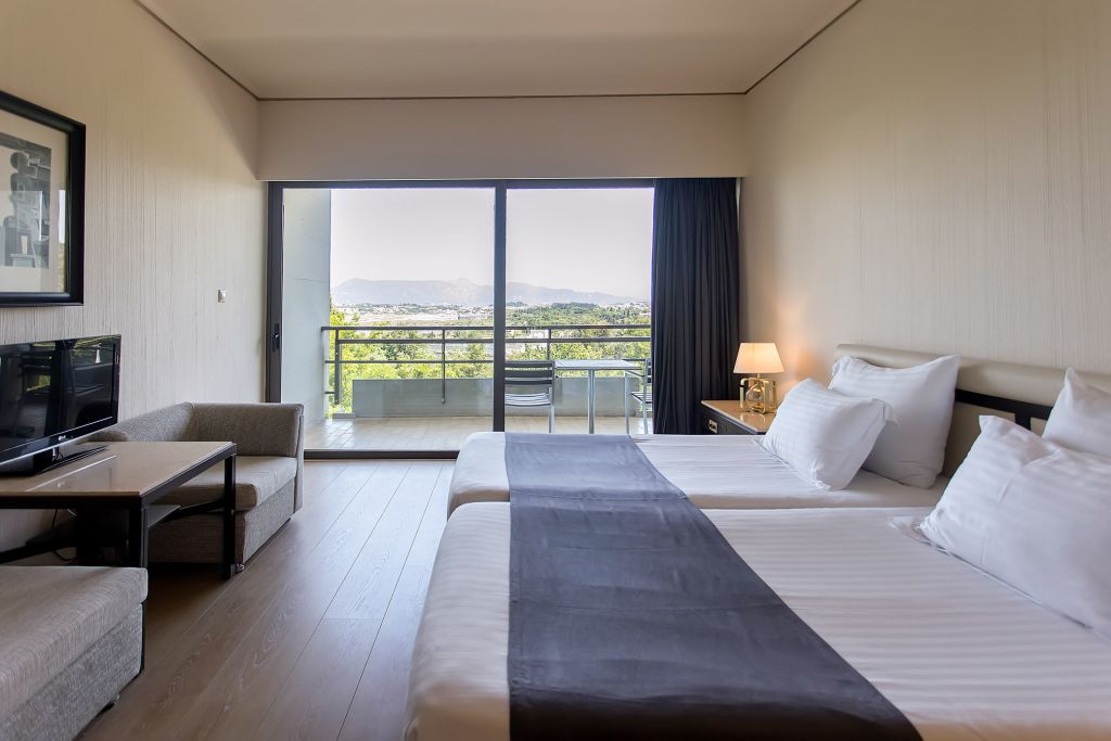 Superior Twin Lake / Ancient Port View